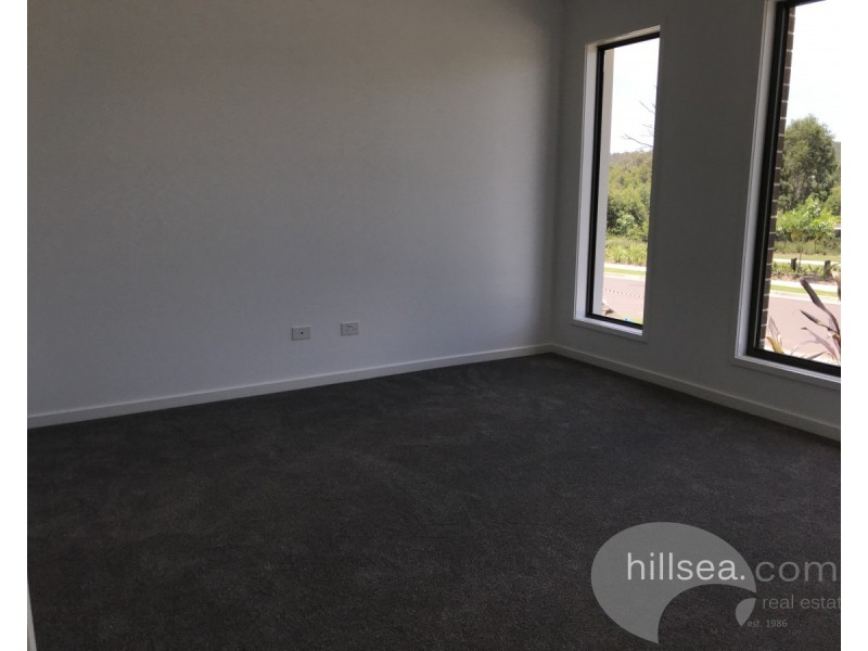 14 Greenview Circuit, Arundel QLD 4214