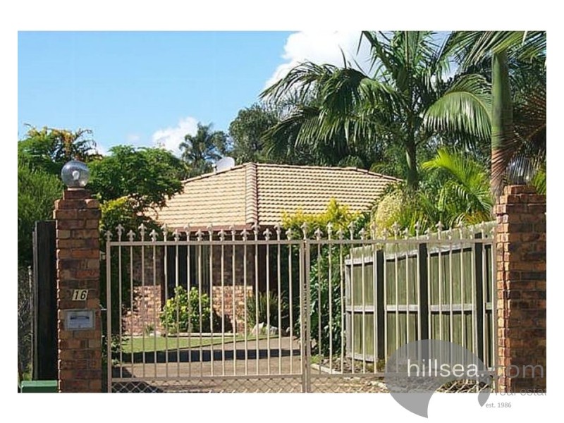 16 Chiffley Place, Arundel QLD 4214
