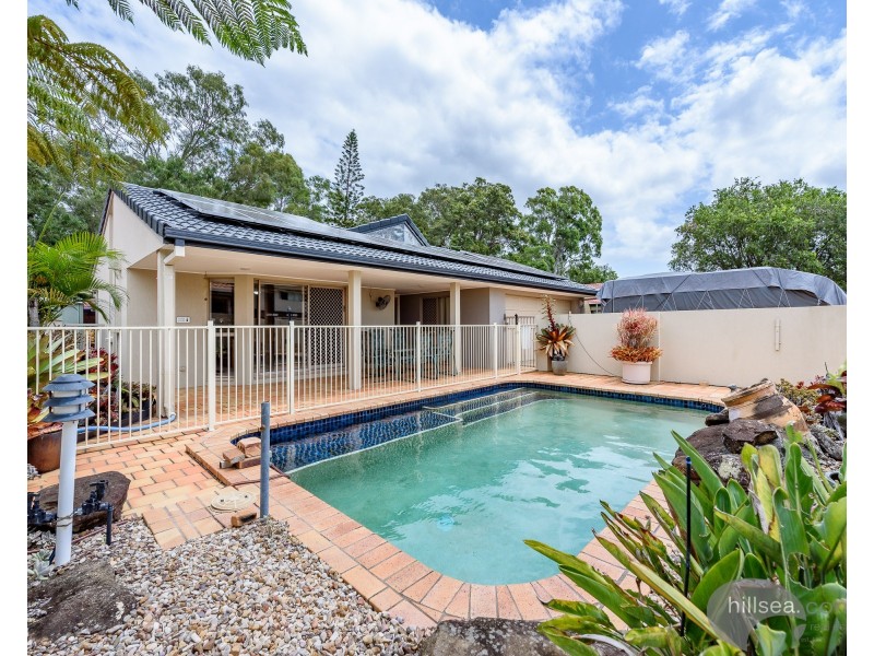 8 Lakefield Crescent, Paradise Point QLD 4216