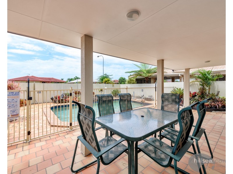 8 Lakefield Crescent, Paradise Point QLD 4216