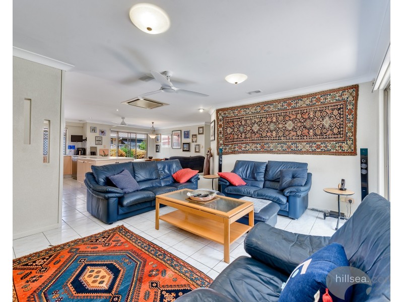 8 Lakefield Crescent, Paradise Point QLD 4216