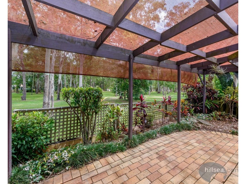 8 Lakefield Crescent, Paradise Point QLD 4216