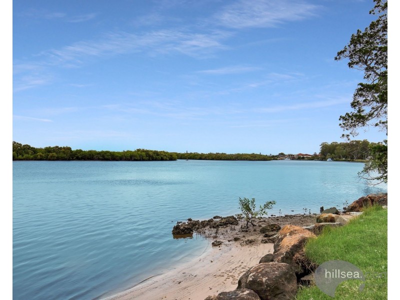 8 Lakefield Crescent, Paradise Point QLD 4216