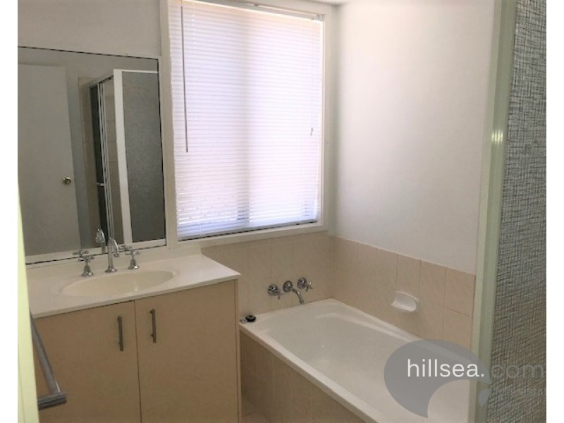 28 Allied Drive, Arundel QLD 4214