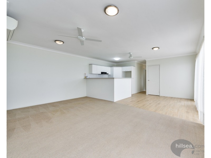 2/215 Bayview Street, Runaway Bay QLD 4216
