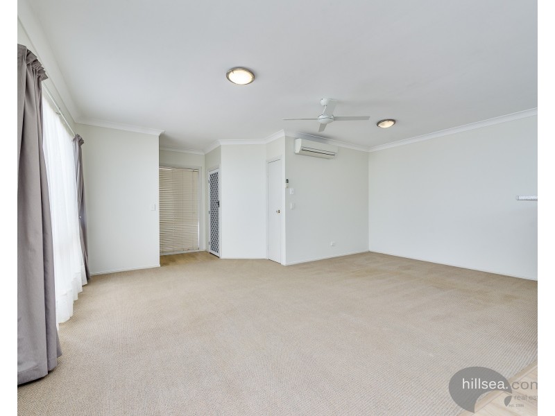 2/215 Bayview Street, Runaway Bay QLD 4216