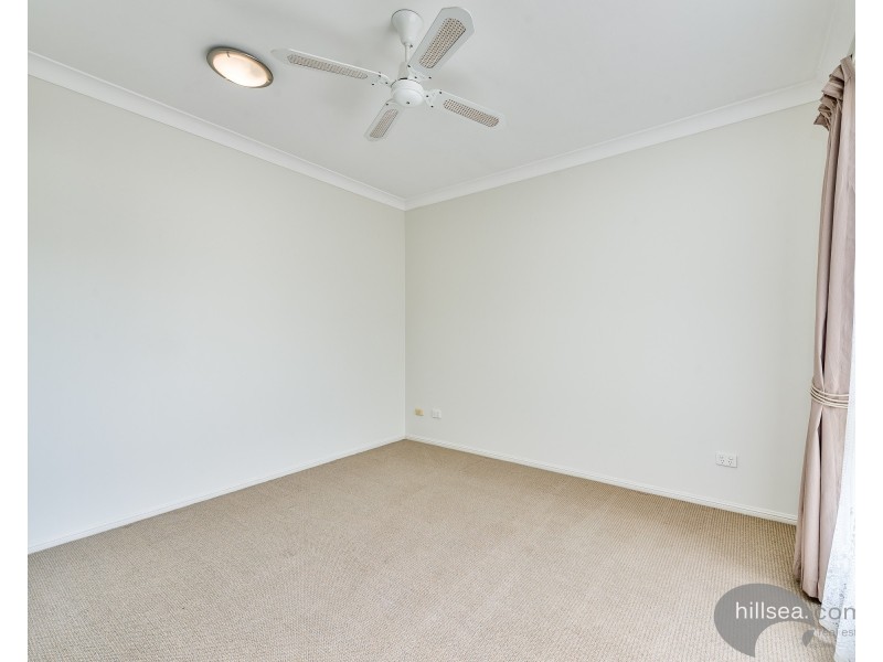 2/215 Bayview Street, Runaway Bay QLD 4216