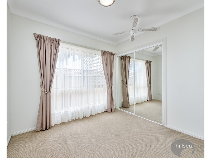 2/215 Bayview Street, Runaway Bay QLD 4216
