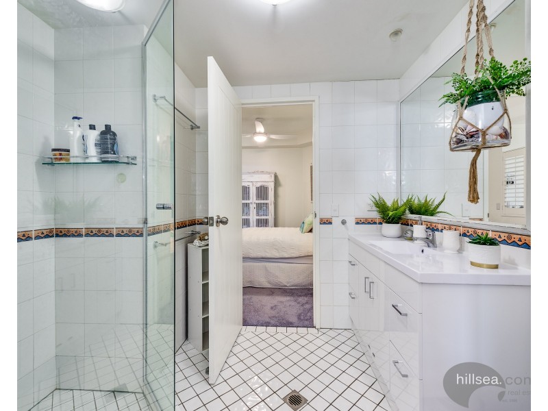 402/182 Marine Parade, Labrador QLD 4215