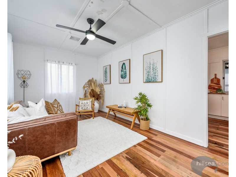 61 Crescent Avenue, Hope Island QLD 4212