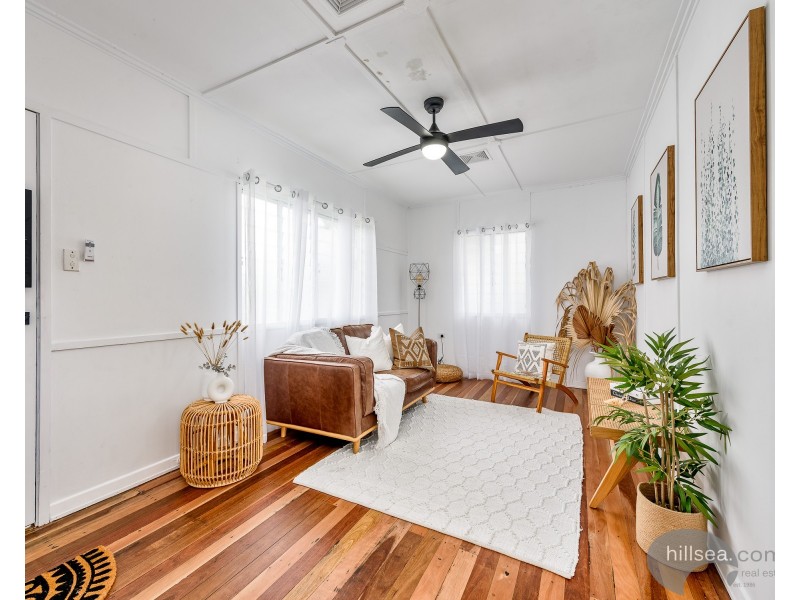 61 Crescent Avenue, Hope Island QLD 4212