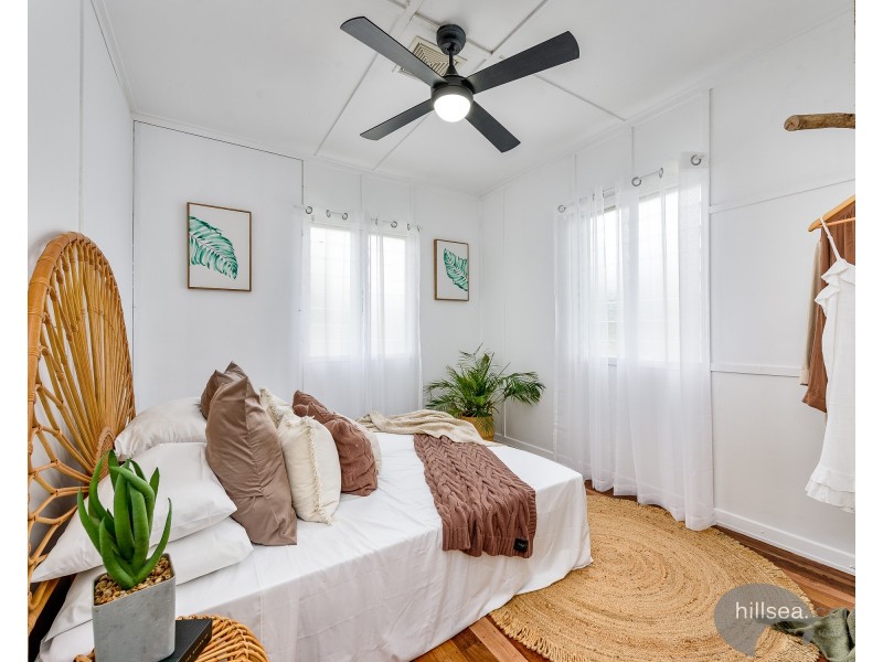 61 Crescent Avenue, Hope Island QLD 4212