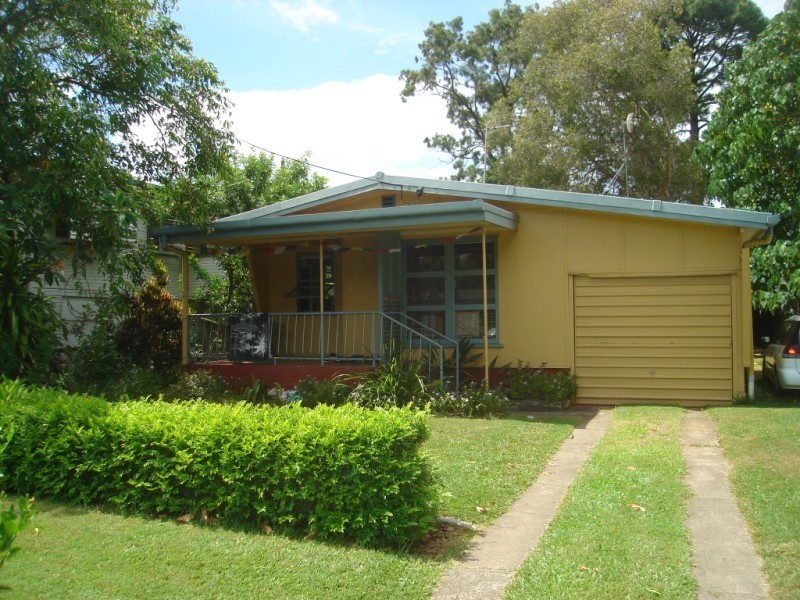 26 Clark Street, Biggera Waters QLD 4216