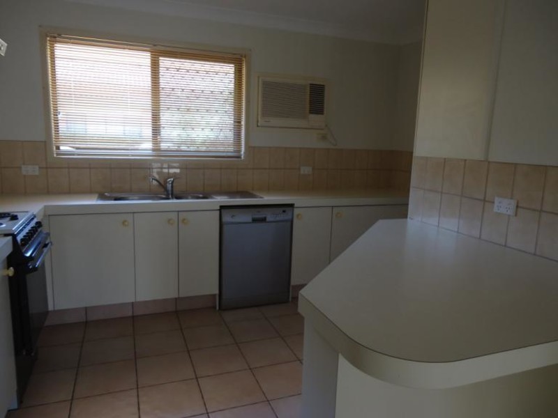 2/5 Webb Street, Labrador QLD 4215