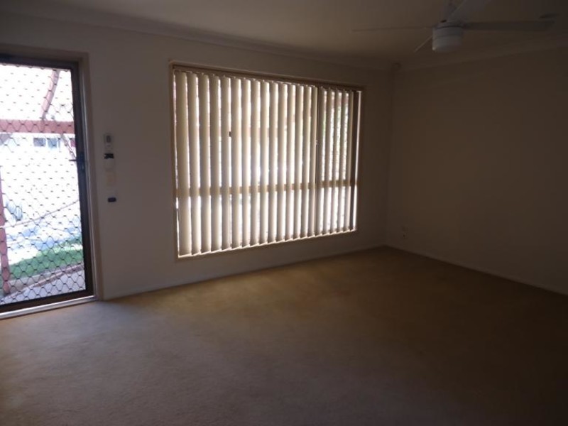 2/5 Webb Street, Labrador QLD 4215
