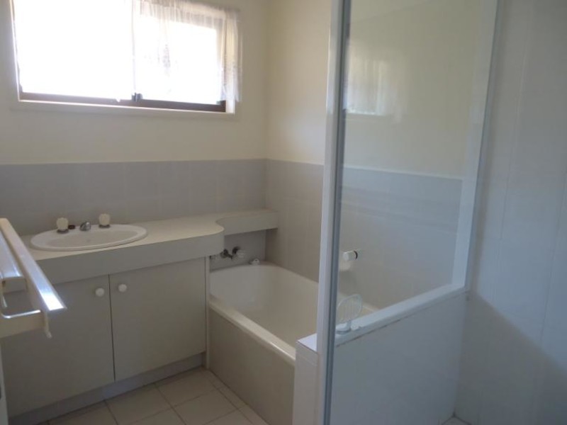 2/5 Webb Street, Labrador QLD 4215