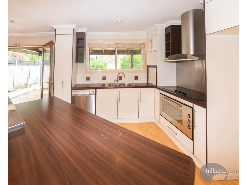 10 Parasol Street, Ashmore QLD 4214