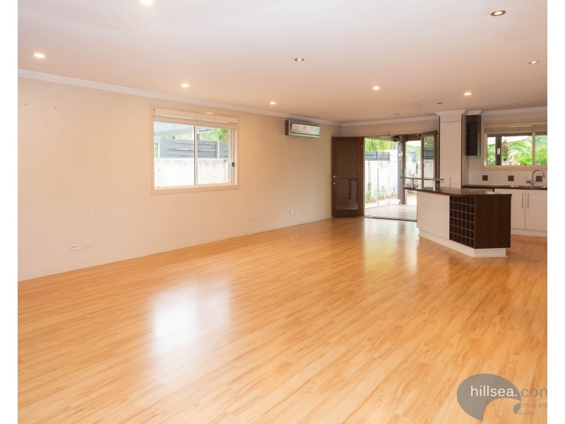 10 Parasol Street, Ashmore QLD 4214