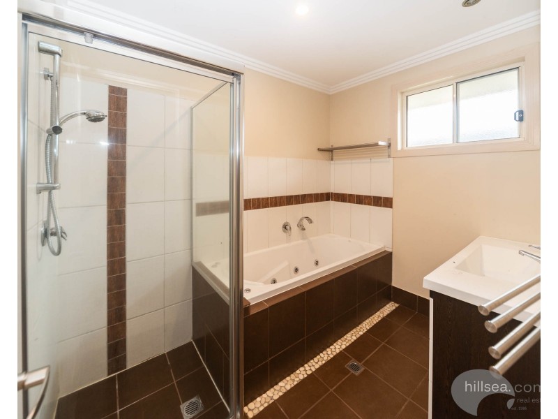 10 Parasol Street, Ashmore QLD 4214