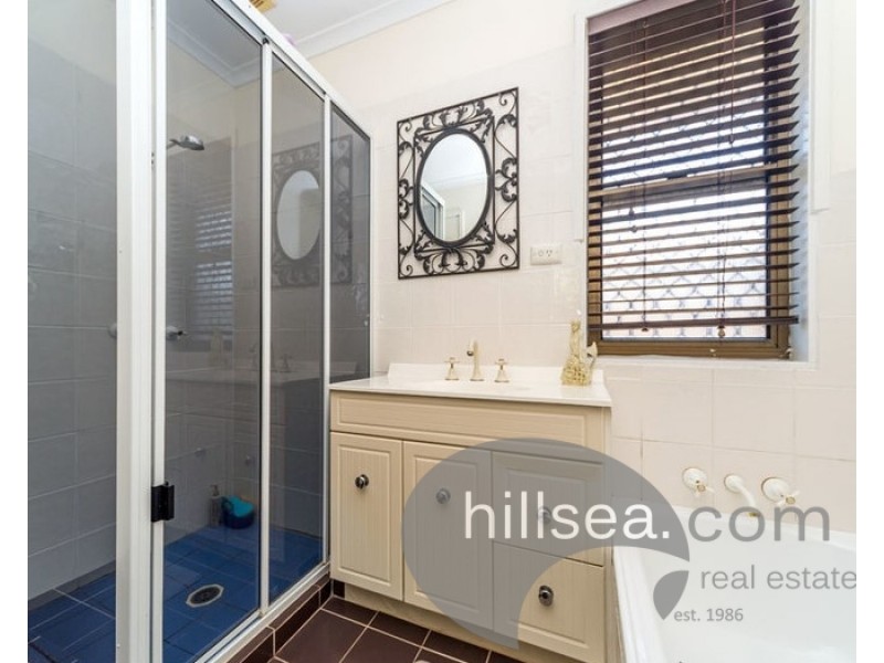 10 Menindee Avenue, Coombabah QLD 4216