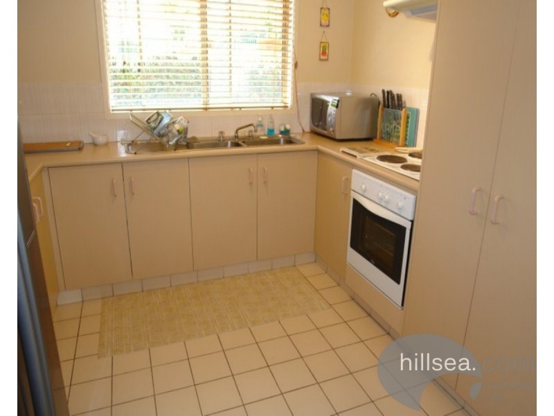 2/7 Riccarton Place, Labrador QLD 4215