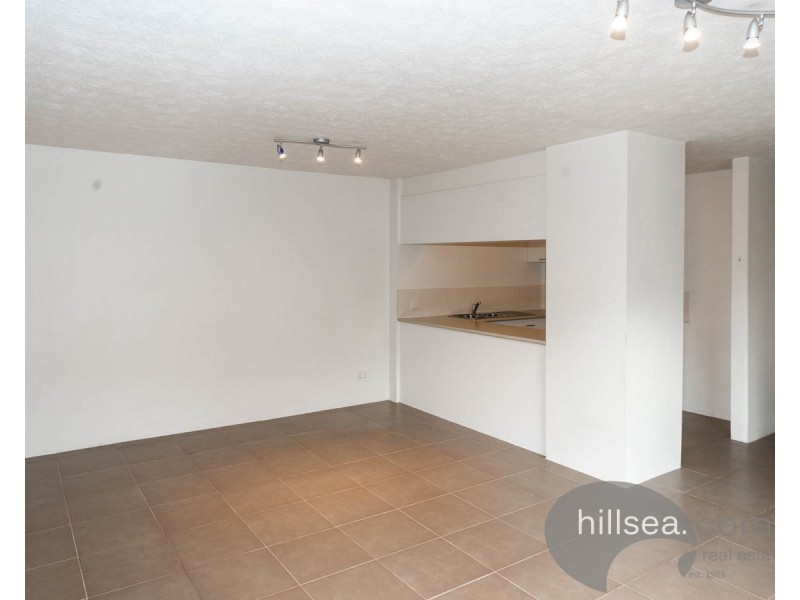 4/3 Ahern Street, Labrador QLD 4215