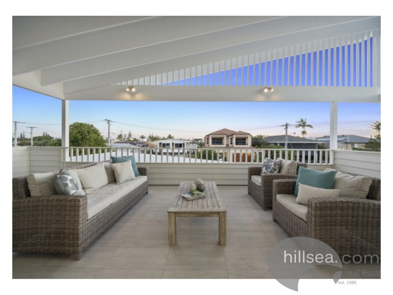 1/19 Killowill Avenue, Paradise Point QLD 4216