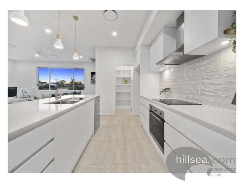 1/19 Killowill Avenue, Paradise Point QLD 4216