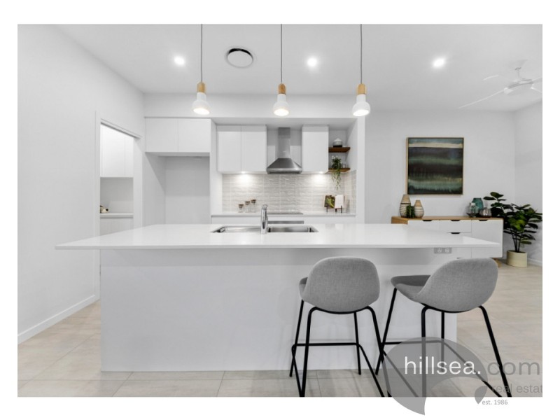 1/19 Killowill Avenue, Paradise Point QLD 4216