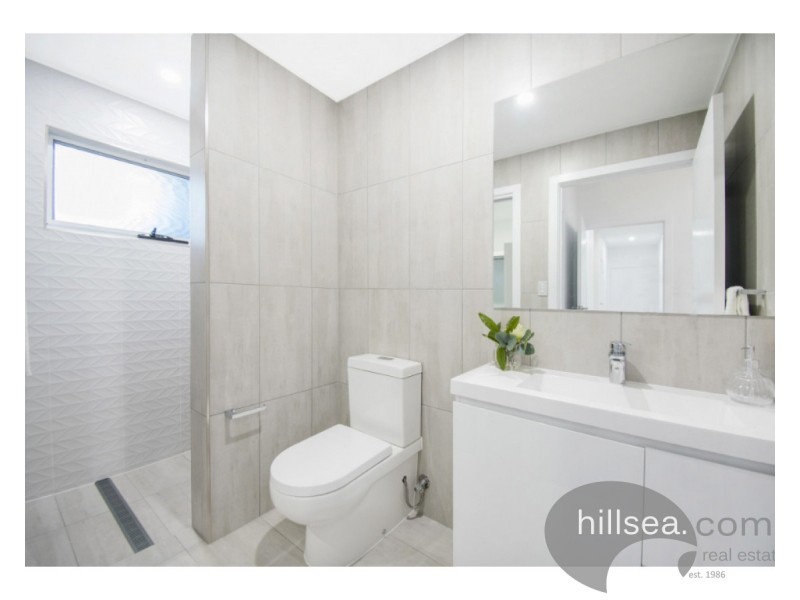 1/19 Killowill Avenue, Paradise Point QLD 4216