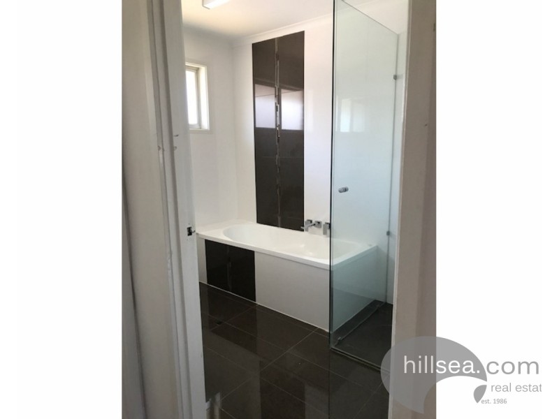 3/4 Vernia Place, Biggera Waters QLD 4216