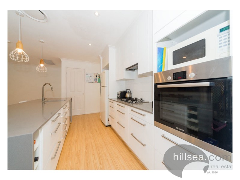 27 Anchorage Way, Biggera Waters QLD 4216