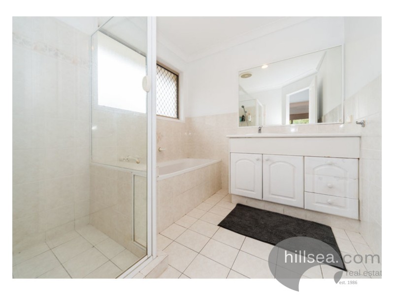 27 Anchorage Way, Biggera Waters QLD 4216