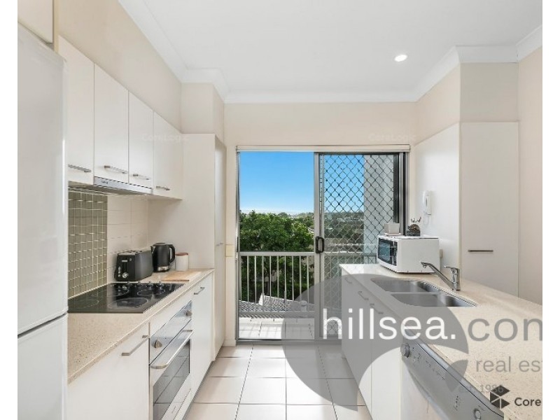 26/12-18 Bayview Street, Runaway Bay QLD 4216