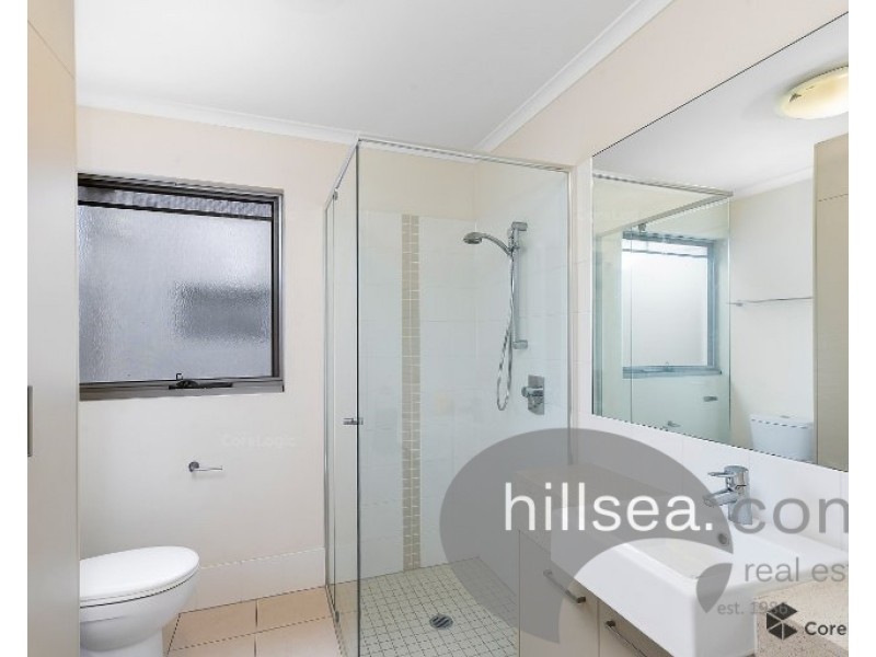 26/12-18 Bayview Street, Runaway Bay QLD 4216