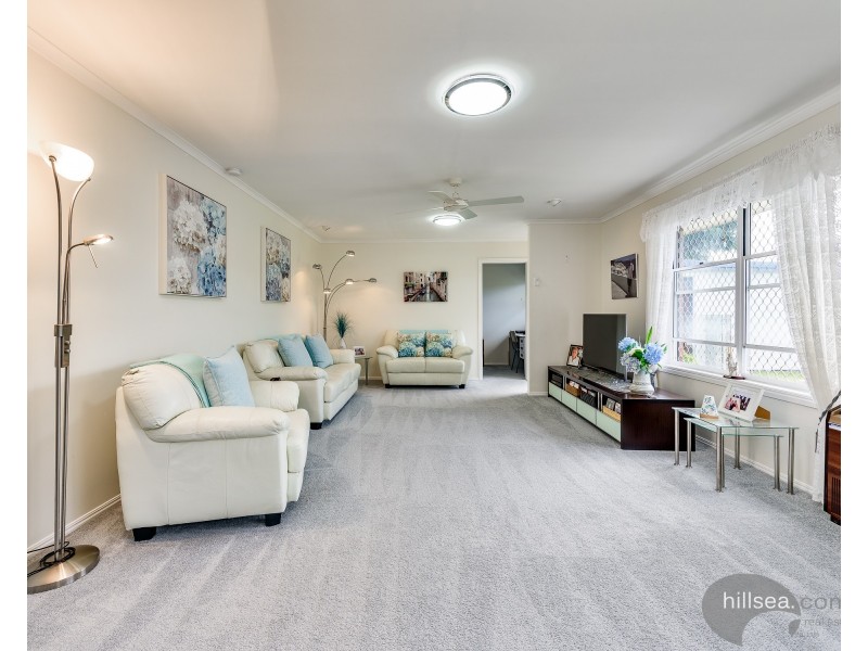 1/4 Warrie Close, Paradise Point QLD 4216