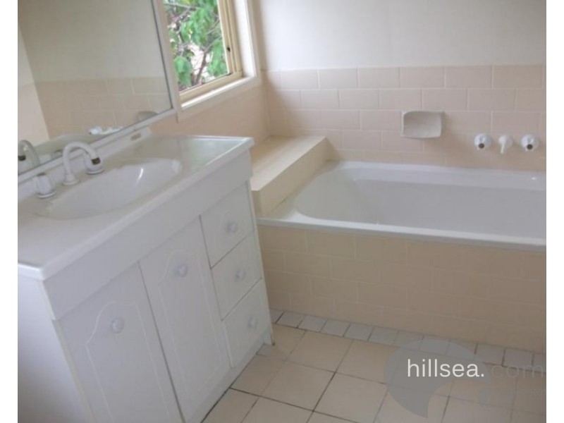 10/62-64 Brown Street, Labrador QLD 4215