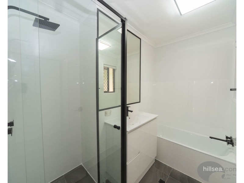 1/9 Jean Street, Labrador QLD 4215