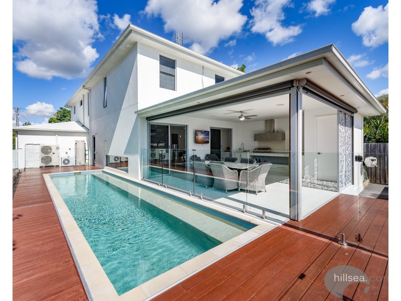 13 Plover Avenue, Paradise Point QLD 4216