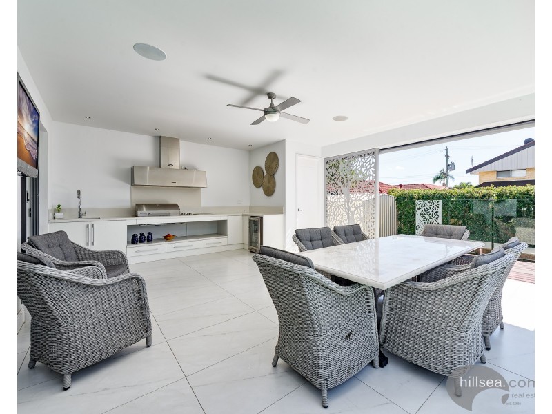 13 Plover Avenue, Paradise Point QLD 4216