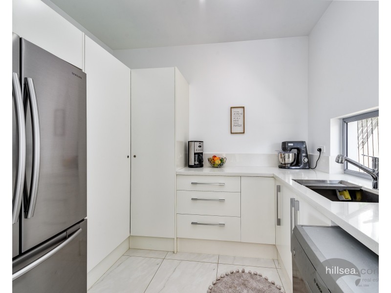 13 Plover Avenue, Paradise Point QLD 4216
