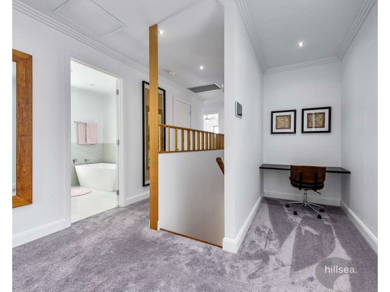 13 Plover Avenue, Paradise Point QLD 4216