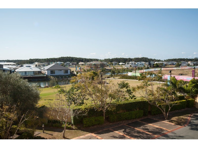 4/14 Pendraat Parade, Hope Island QLD 4212