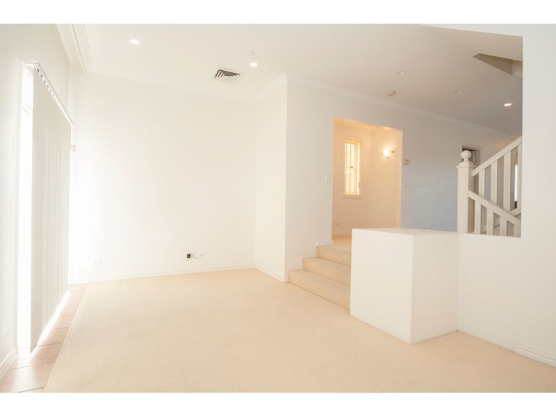 4/14 Pendraat Parade, Hope Island QLD 4212