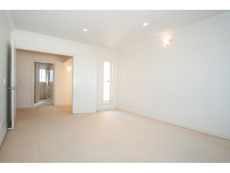 4/14 Pendraat Parade, Hope Island QLD 4212