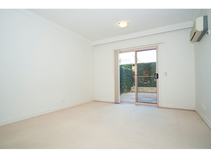 4/14 Pendraat Parade, Hope Island QLD 4212