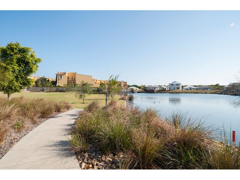 4/14 Pendraat Parade, Hope Island QLD 4212