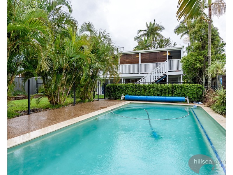 58 Errol Avenue, Paradise Point QLD 4216