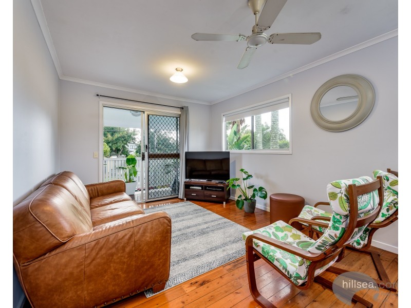 58 Errol Avenue, Paradise Point QLD 4216