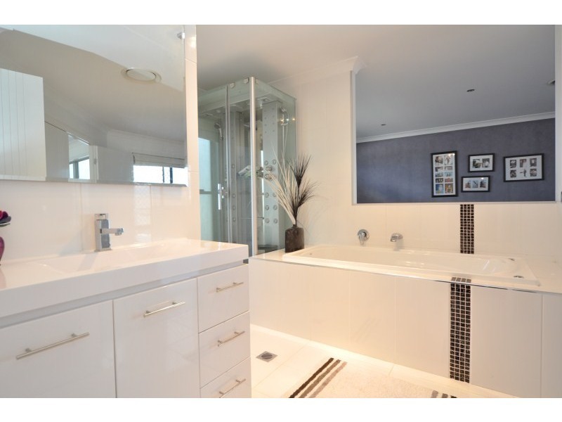 51 Rushcutter Avenue, Oxenford QLD 4210